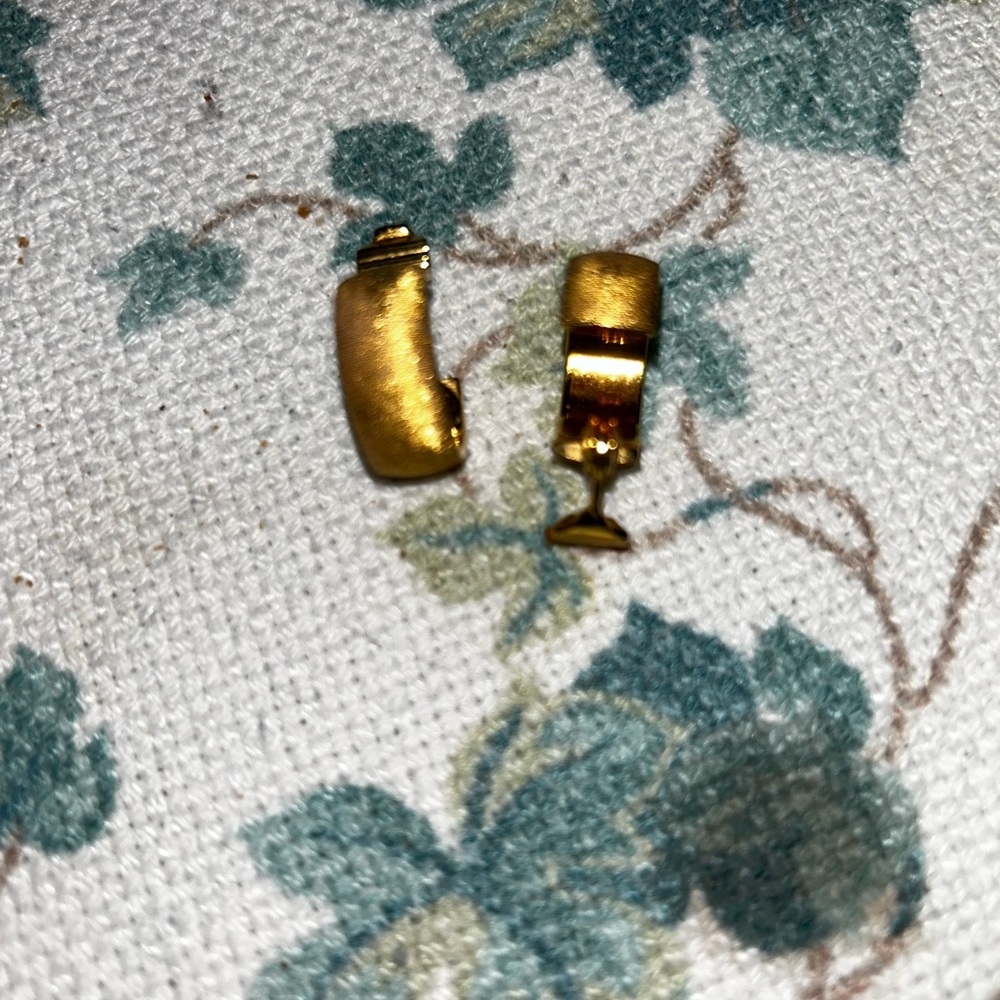 Monet Gold Hoop Earrings - Picture 4 of 5